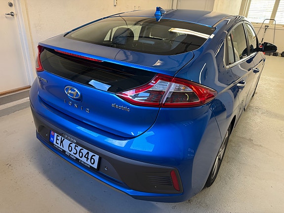 Hyundai IONIQ 8 of 23