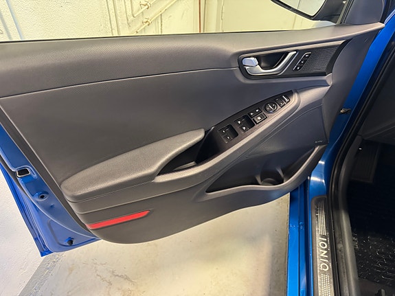 Hyundai IONIQ 19 of 23