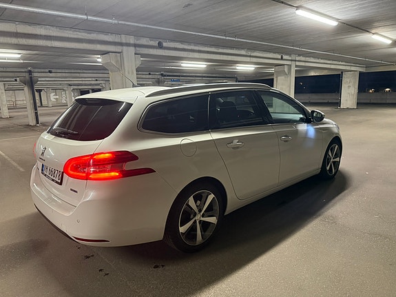 Peugeot 308 SW 4 of 18