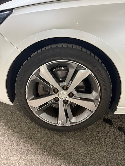Peugeot 308 SW 18 of 18