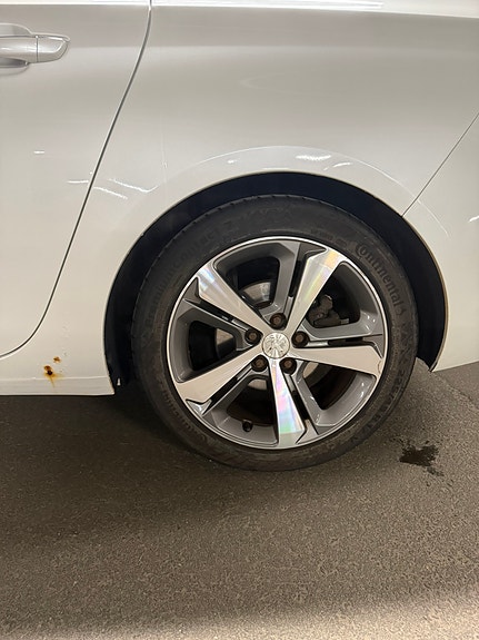 Peugeot 308 SW 17 of 18
