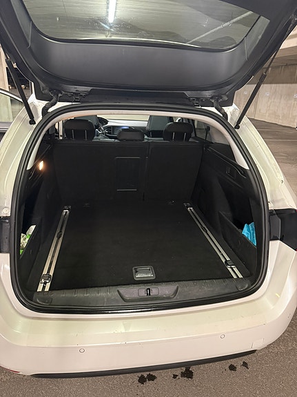 Peugeot 308 SW 14 of 18