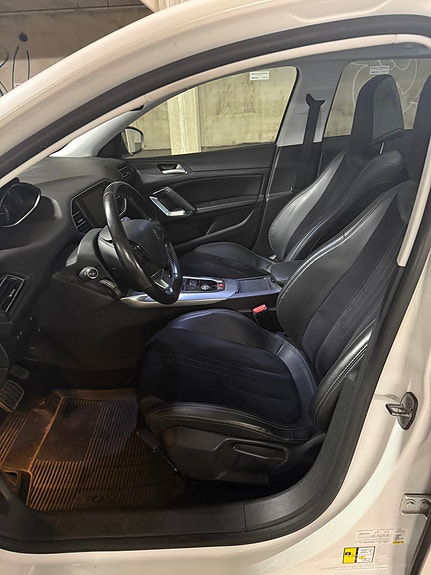 Peugeot 308 SW 8 of 18