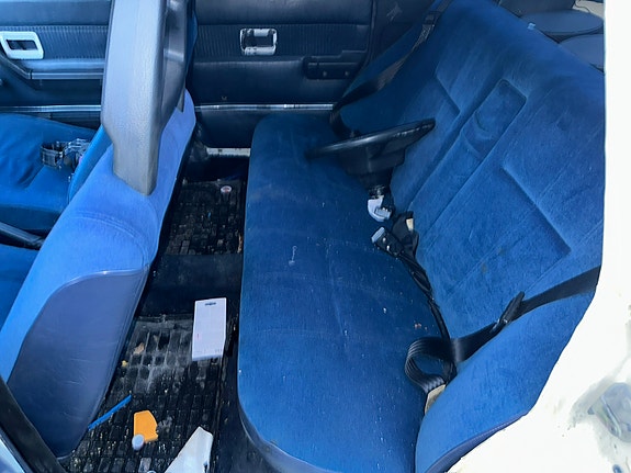Volvo 240 22 of 30