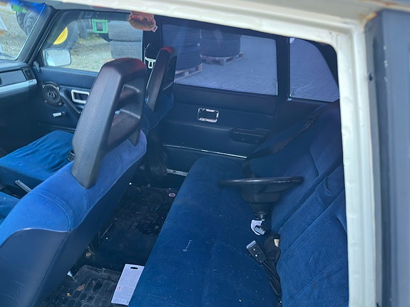Volvo 240 27 of 30