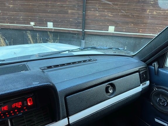 Volvo 240 29 of 30