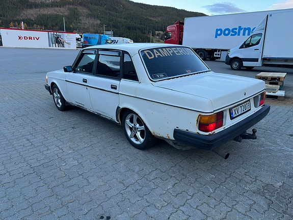 Volvo 240 12 of 30