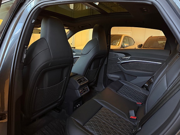 Audi e-tron Sportback 17 of 30