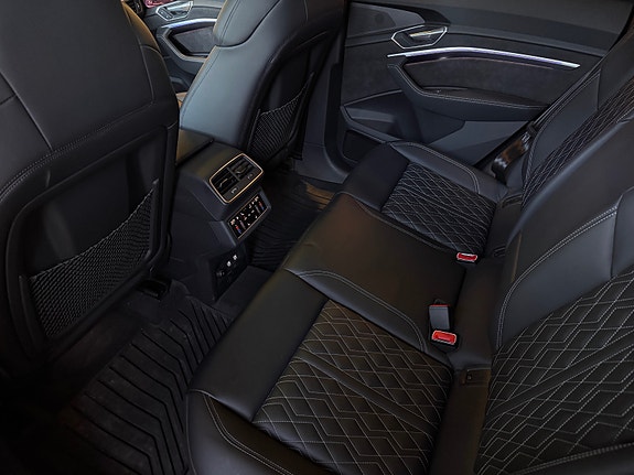 Audi e-tron Sportback 18 of 30