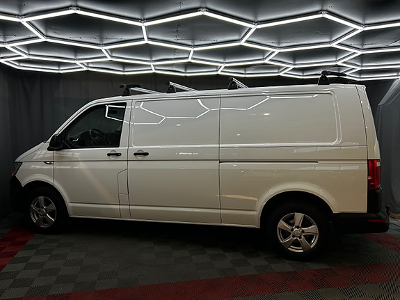 Volkswagen Transporter 6 of 30