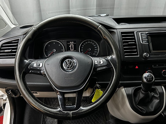 Volkswagen Transporter 23 of 30