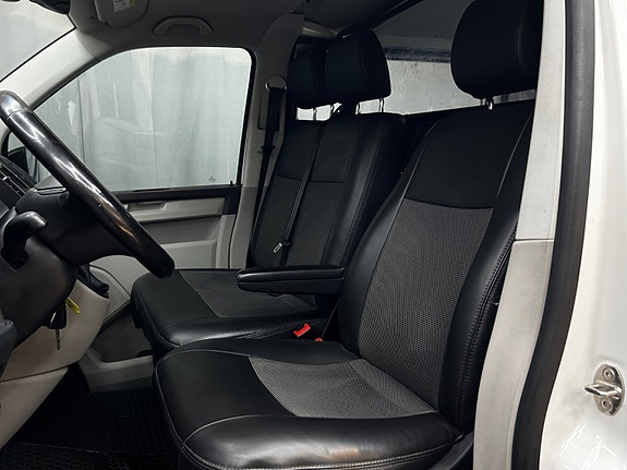 Volkswagen Transporter 17 of 30