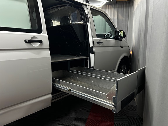Volkswagen Transporter 10 of 30