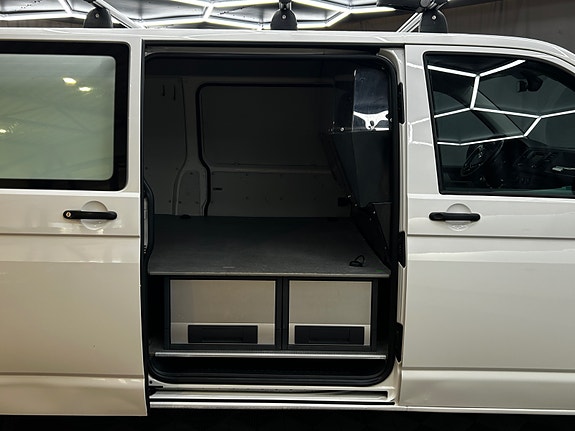 Volkswagen Transporter 9 of 30