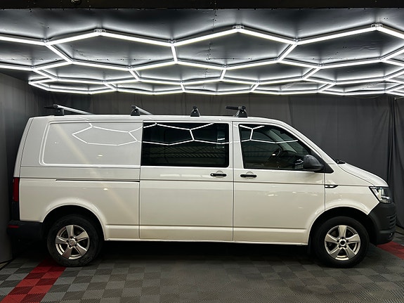 Volkswagen Transporter 2 of 30