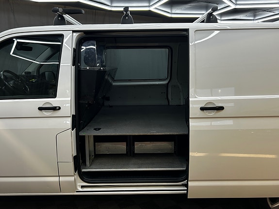 Volkswagen Transporter 15 of 30