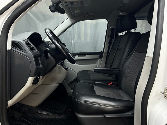 Volkswagen Transporter 16 of 30