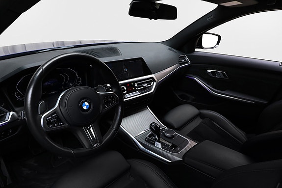 BMW 330e 11 of 26