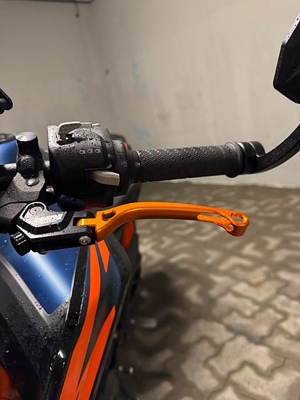 KTM 890 Duke R 6 of 30