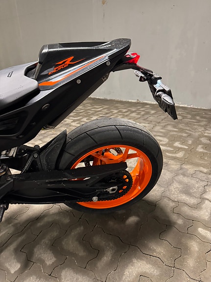 KTM 890 Duke R 30 of 30