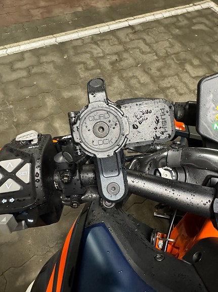 KTM 890 Duke R 25 of 30
