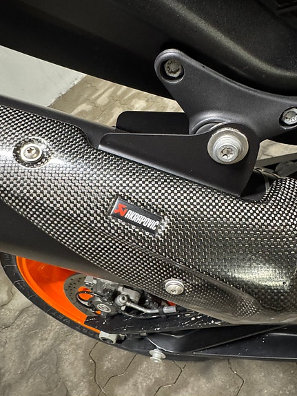 KTM 890 Duke R 12 of 30