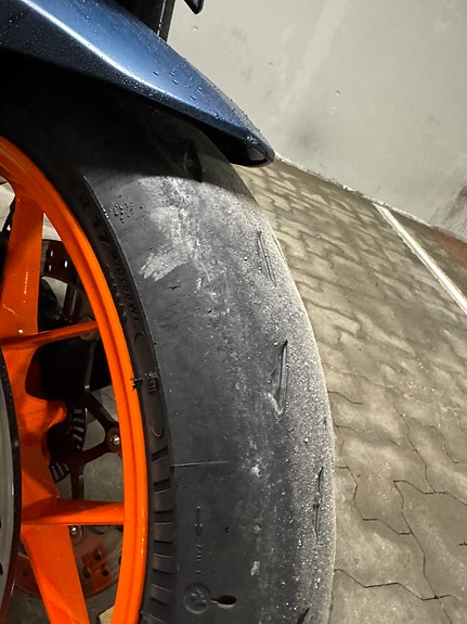 KTM 890 Duke R 7 of 30