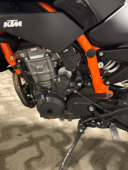 KTM 890 Duke R 28 of 30