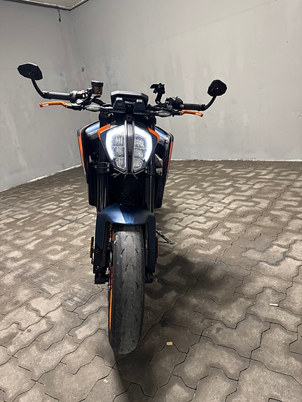 KTM 890 Duke R 2 of 30