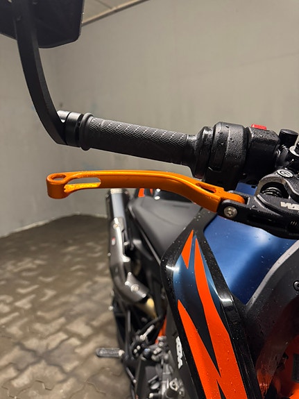 KTM 890 Duke R 5 of 30