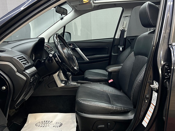 Subaru Forester 14 of 30