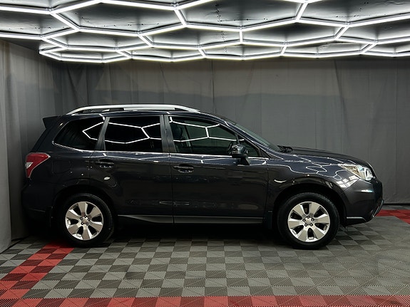 Subaru Forester 3 of 30