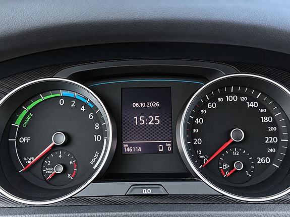 Volkswagen Golf VII 28 of 30