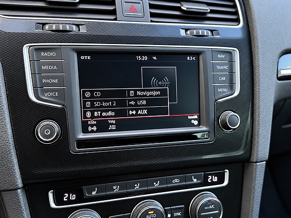 Volkswagen Golf VII 25 of 30