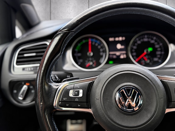 Volkswagen Golf VII 11 of 30
