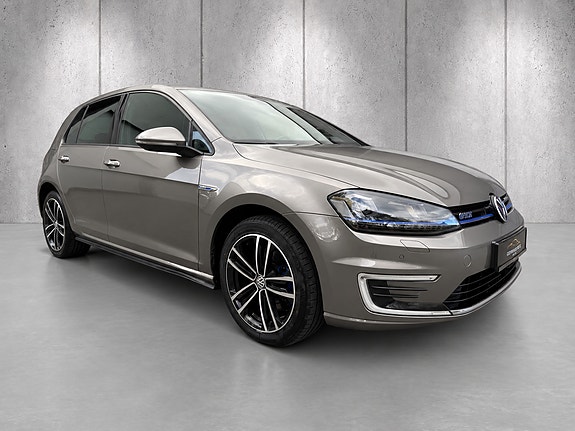Volkswagen Golf VII 3 of 30