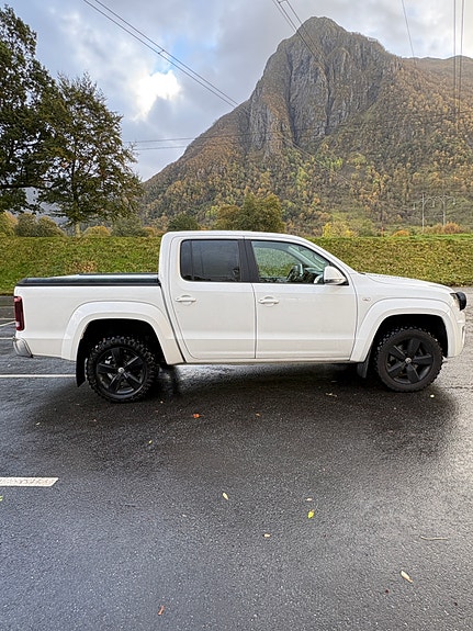 Volkswagen Amarok 4 of 15