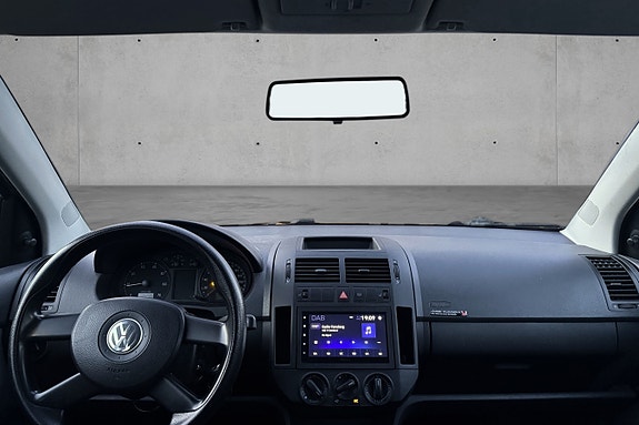 Volkswagen Polo 13 of 16