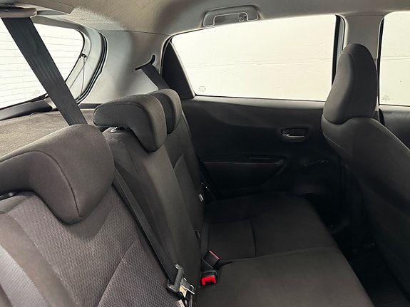 Toyota Yaris 17 of 30