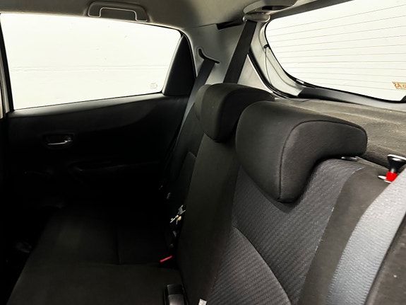 Toyota Yaris 28 of 30