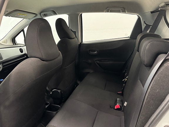 Toyota Yaris 27 of 30