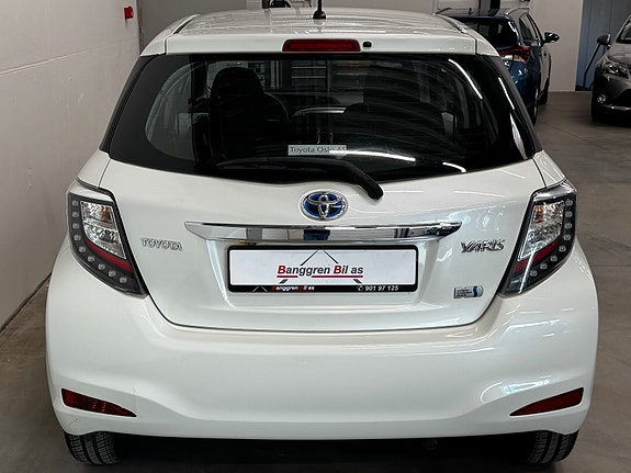 Toyota Yaris 19 of 30