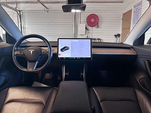 Tesla Model 3 13 of 30