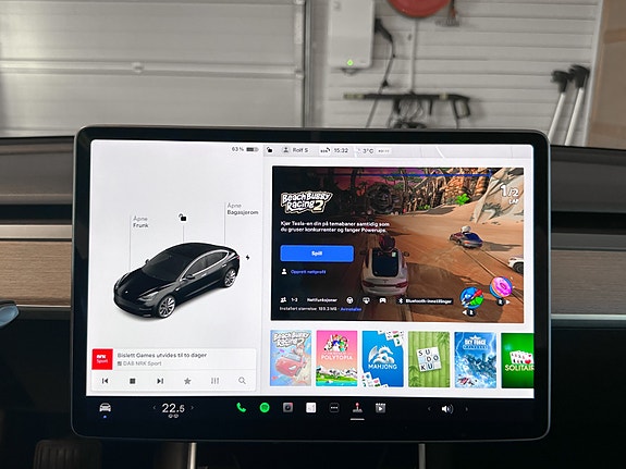 Tesla Model 3 25 of 30
