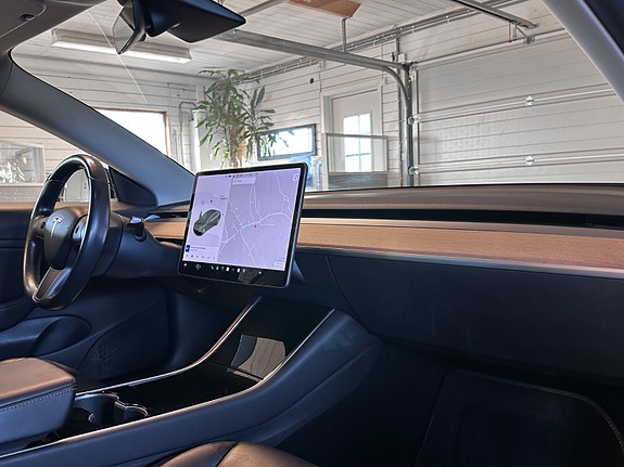 Tesla Model 3 10 of 30