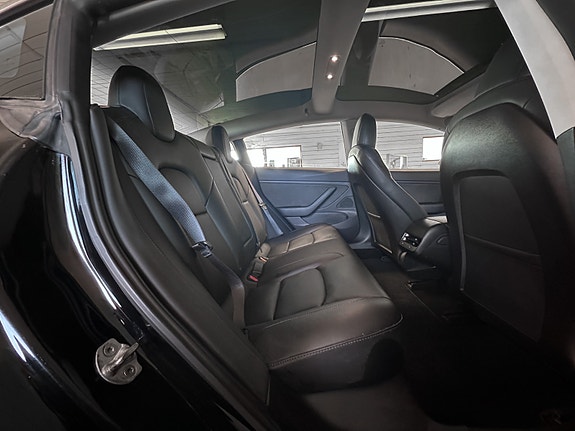 Tesla Model 3 12 of 30