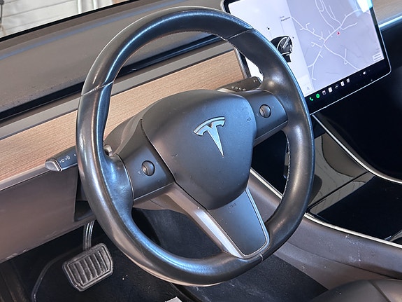 Tesla Model 3 15 of 30