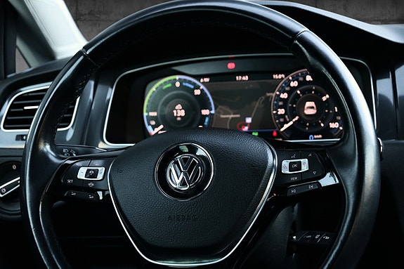 Volkswagen Golf VII 19 of 21