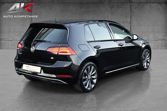 Volkswagen Golf VII 6 of 21