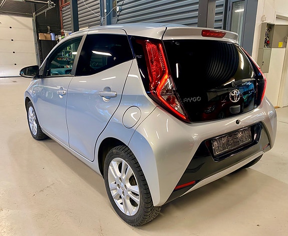 Toyota Aygo 3 of 29